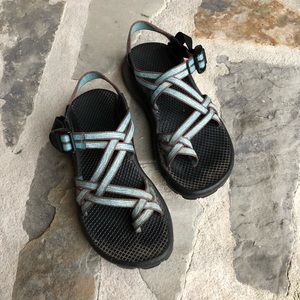 Women’s chacos !